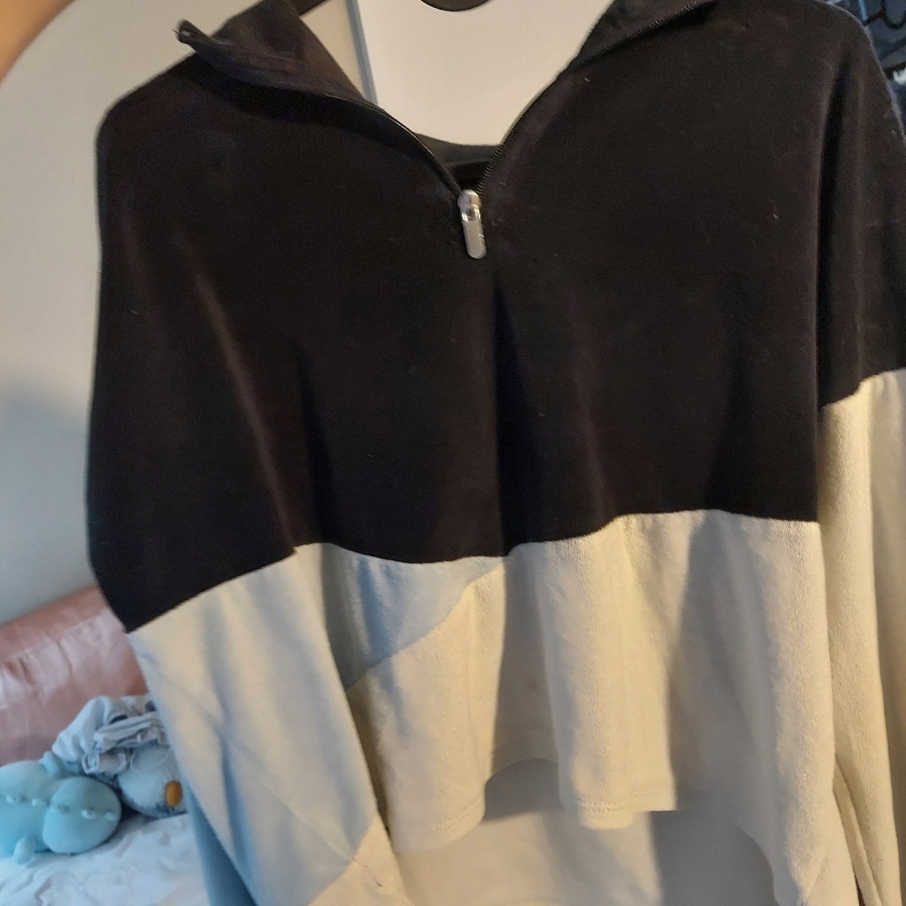 Crop long sleeve sweater
